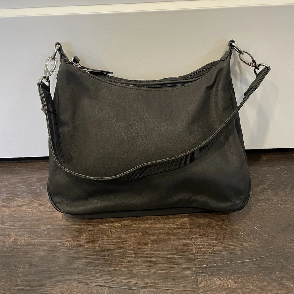 GUN TOTE'N MAMA GTM-70 new LADIES BLACK LARGE CONCEALED CARRY URBAN SHOULDER BAG